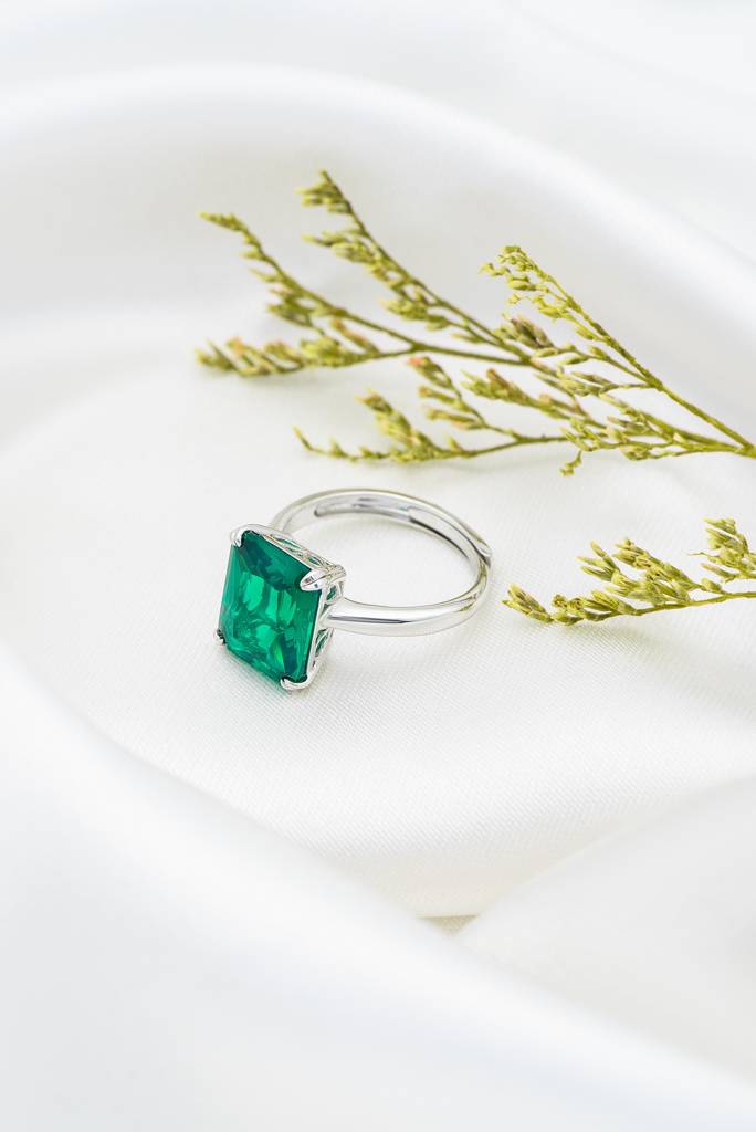 Silberry 925 Sterling Silver Green Crystal Radiant Ring : R935
