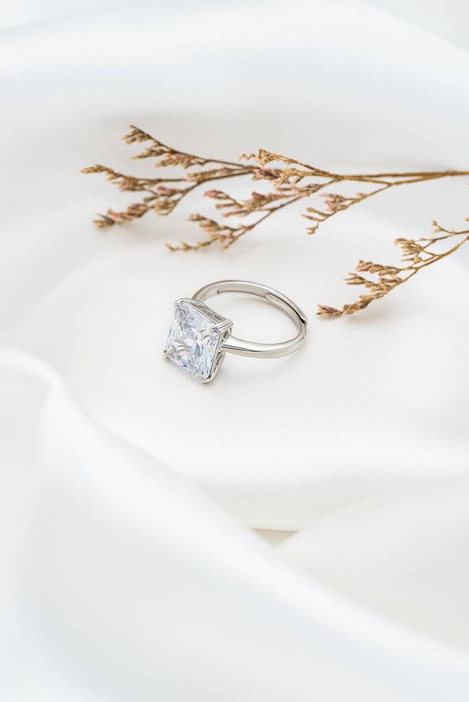 Silberry 925 Sterling Silver White Crystal Radiant Ring  display picture 1