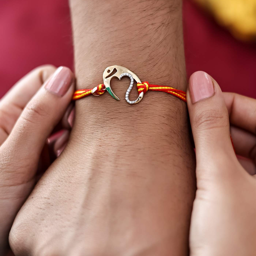 Kuberbox Yellow Gold Divya Aum Rakhi Pendant : RA2045