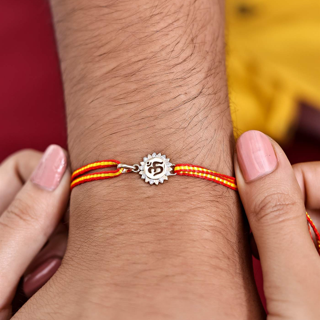Kuberbox Yellow Gold Aumkara Diamond Rakhi Cum Pendant : RA2075