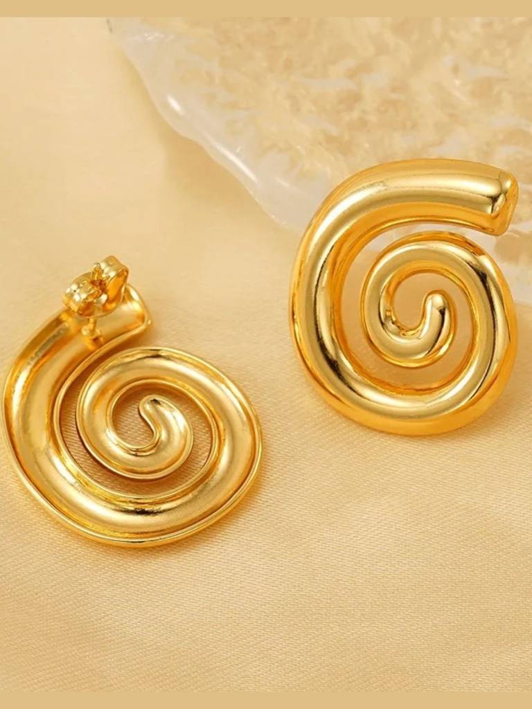 Conch Snail Stud Earrings : RB-100B