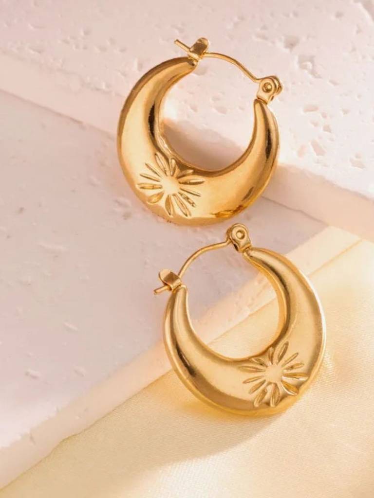 Vintage Carve Flower Hoop Earrings : RB-60B