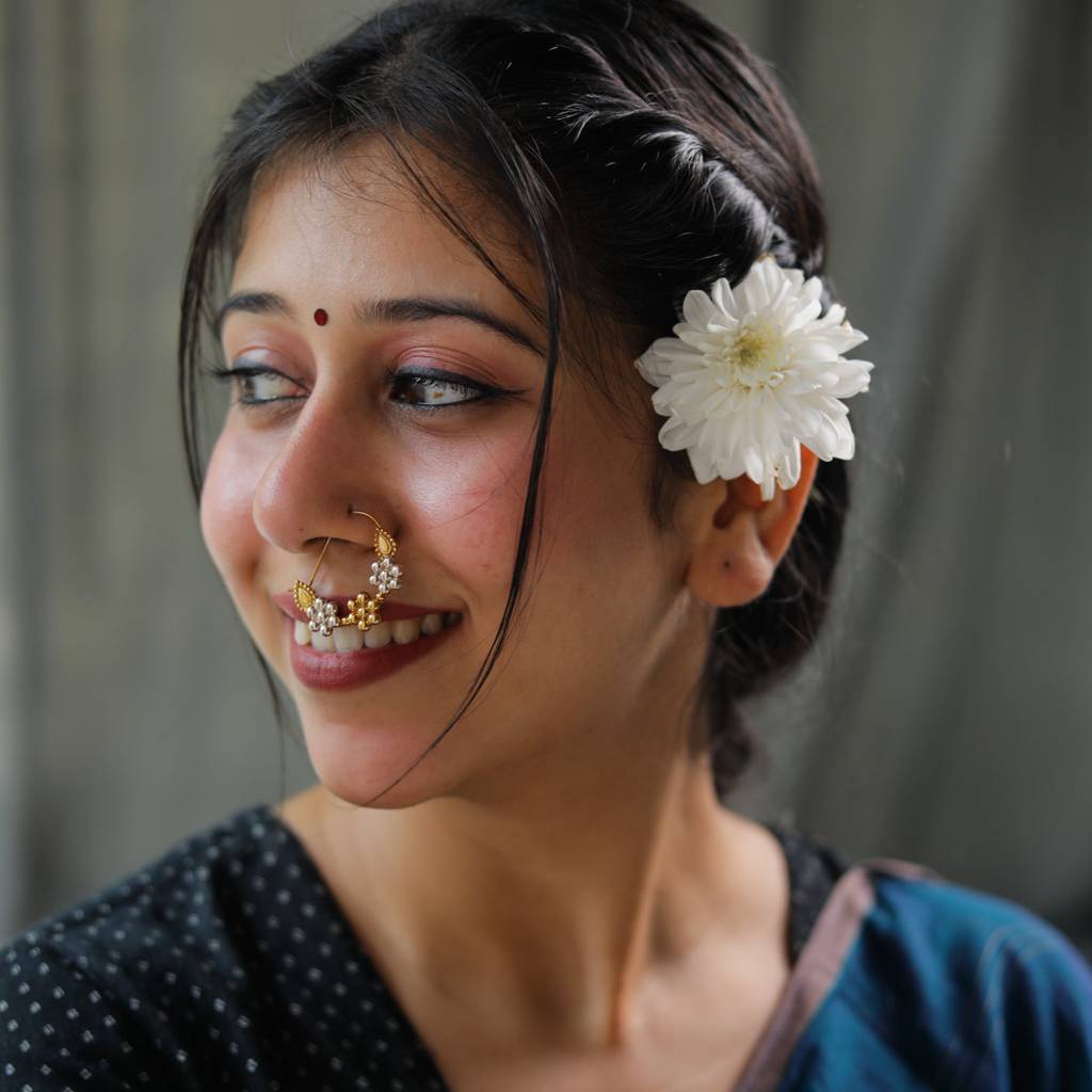 Swarna Rajat Kudi Nath: Dual Tone, Medium (Left) : Swarna_Rajat_Kudi_Nath_Dual_Tone_Medium_Left_Pierced