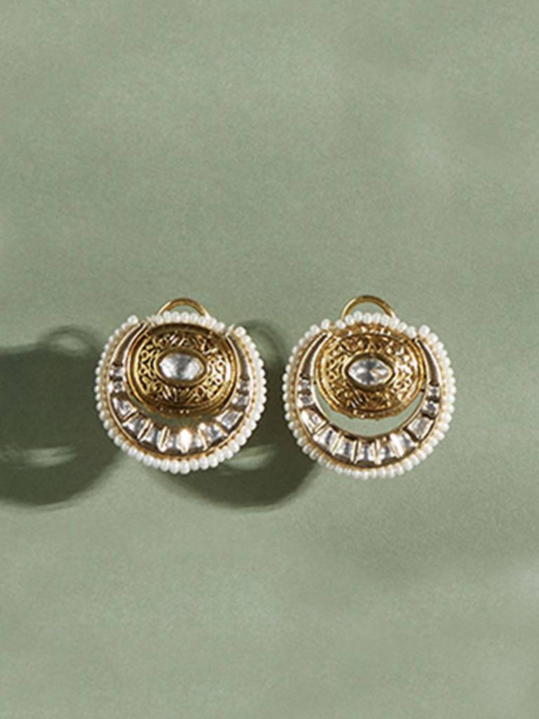 Transcendent Polki And Pearl Studs : RJJER24JBRJA20
