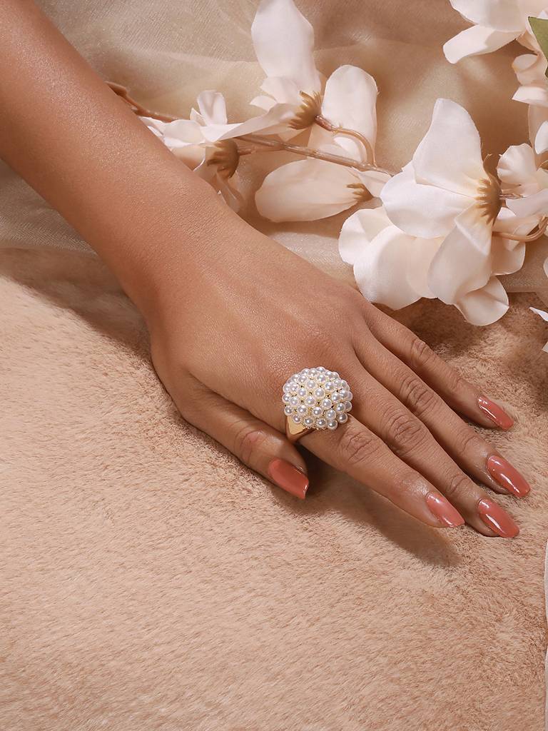 Gold-Plated Pearls-Studded Flower Detail Adjustable Finger Ring : RNG-JS23-80078
