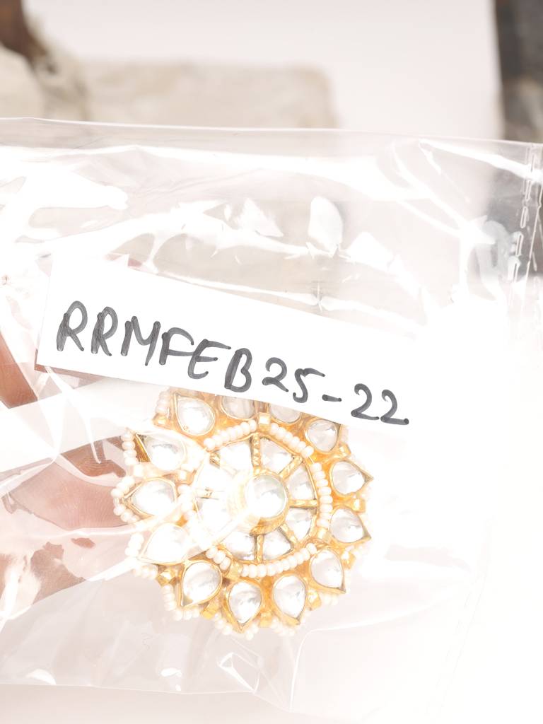 Kundan Brooch. : RRFEB25-22