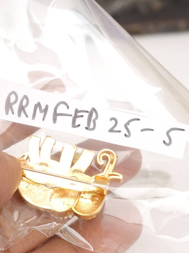 Elephant Mother Of Pearl Brooch : RRFEB25-5