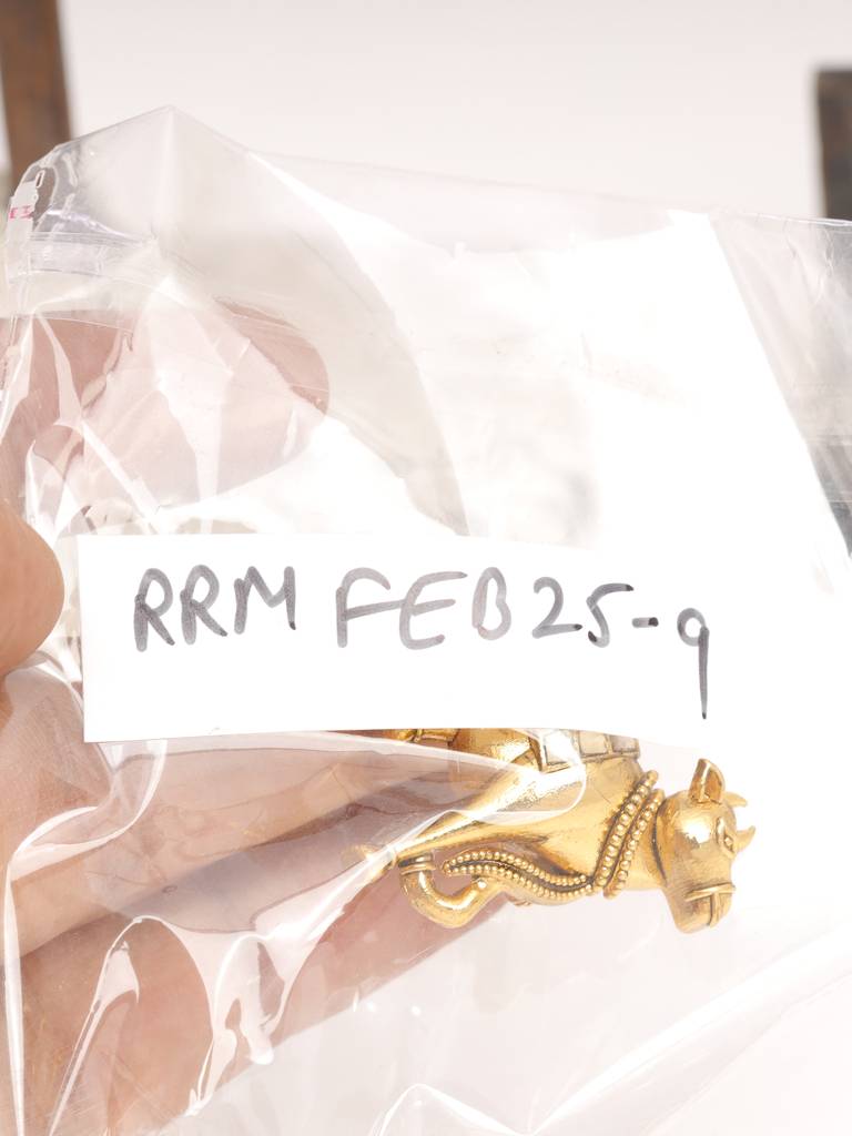 Kundan Shiv Nandi Brooch : RRFEB25-9