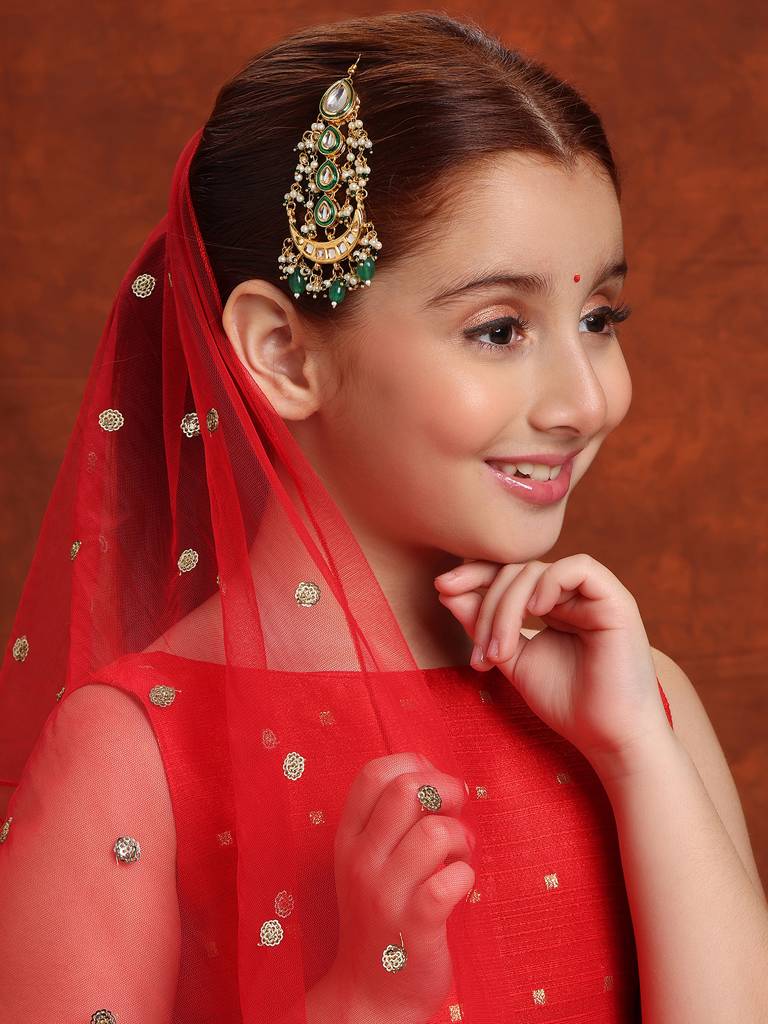 Stone And Pearl Passa With Pearls In Gold Plated Brass : RRJAN25-15