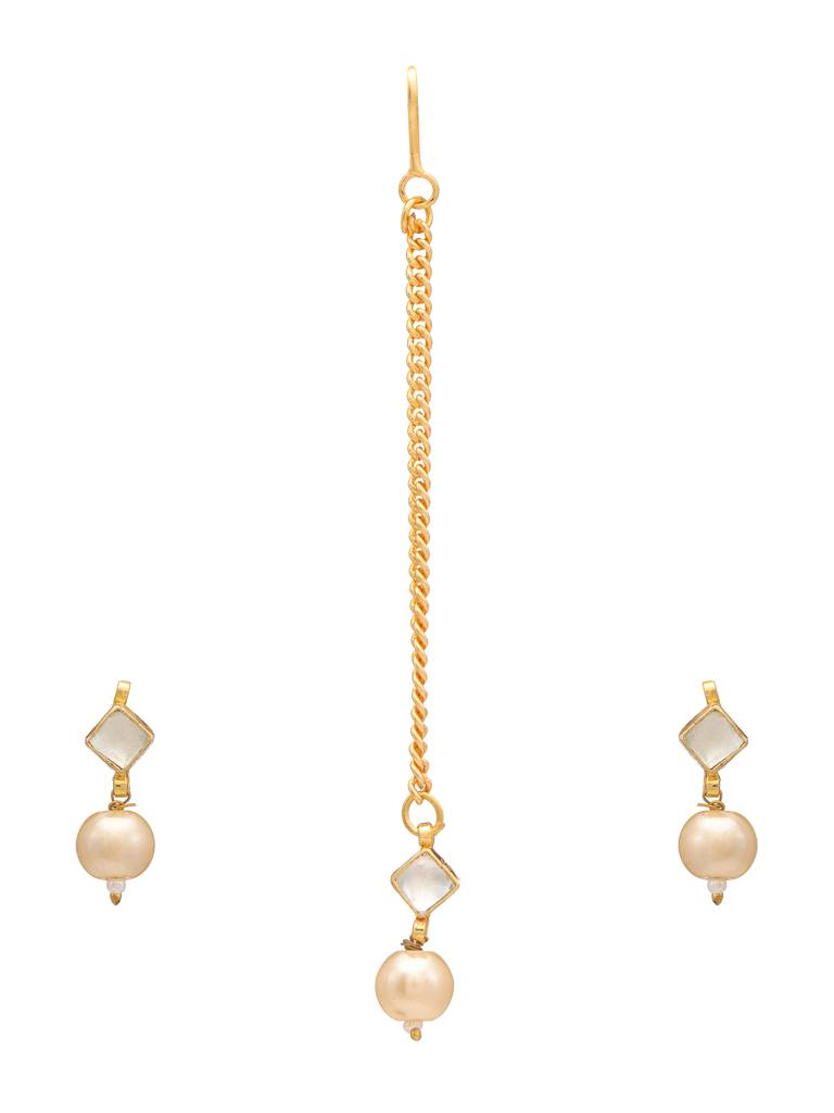 Square Shaped Kundan Stud Earrings & Maang Tikka Jewelry Set With Pearls Bead Drop In Gold Plated Brass : RRJAN25-65