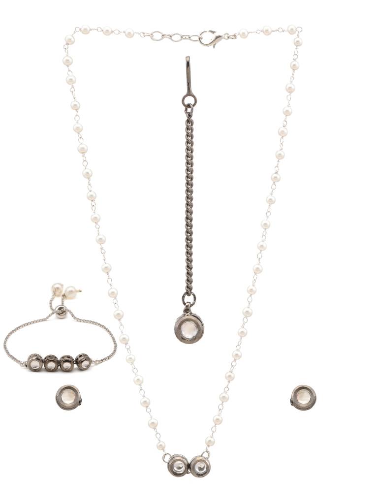 Round Kundan Necklace, Stud Earrings, Bracelet & Maang Tikka Jewelry Set In Silver Plated Brass : RRJAN25-70