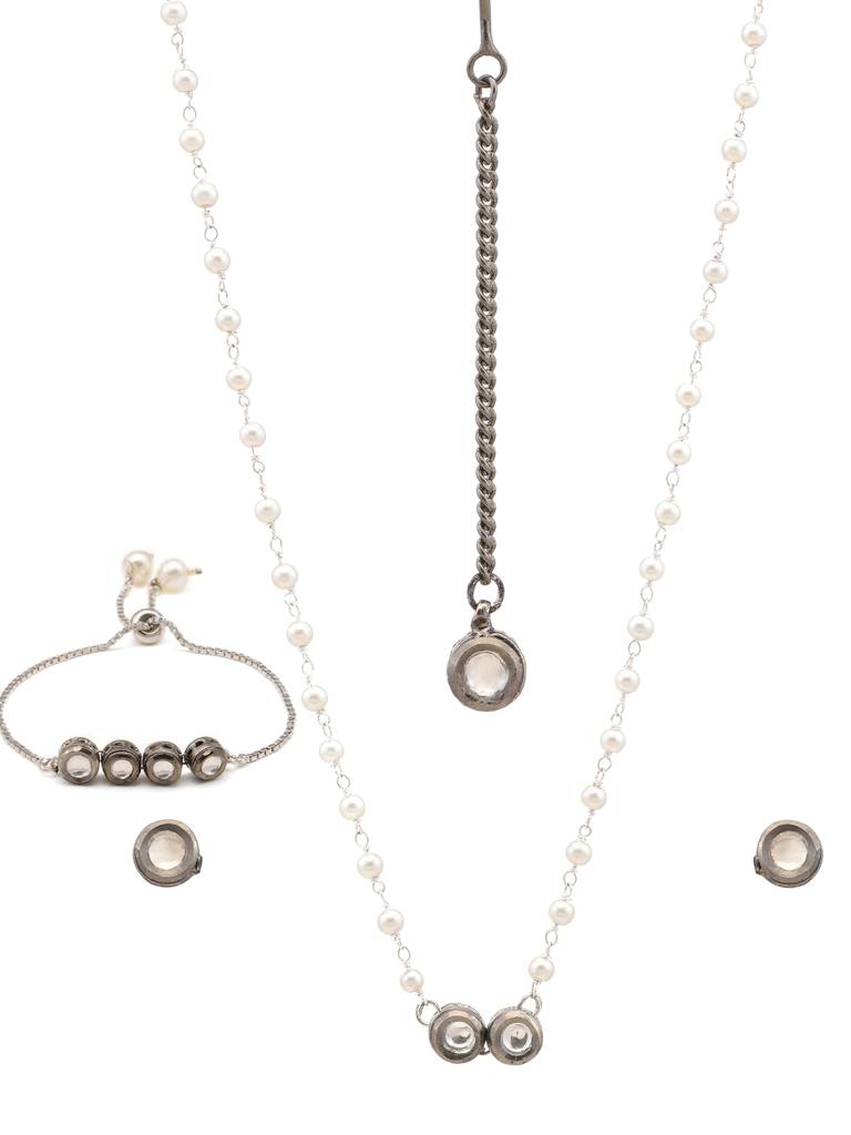 Round Kundan Necklace, Stud Earrings, Bracelet & Maang Tikka Jewelry Set In Silver Plated Brass : RRJAN25-70