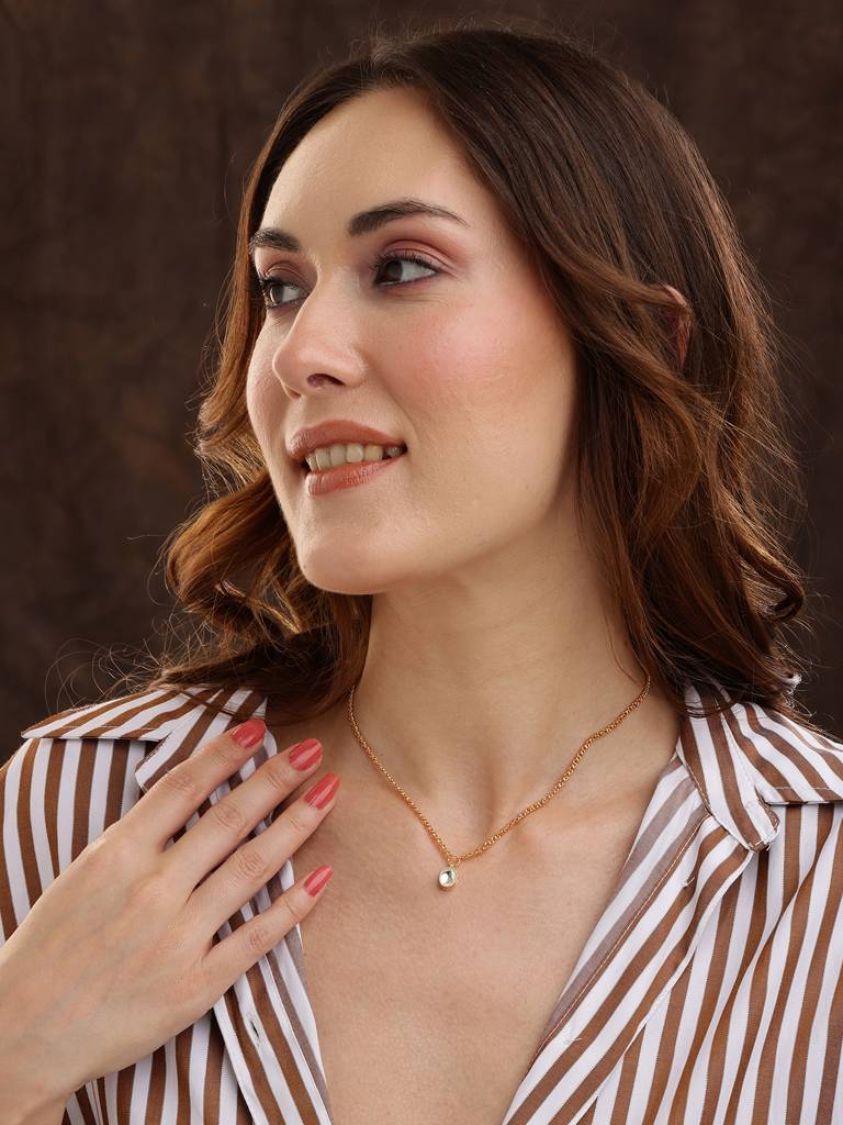 Minimalist Kundan Gold Necklace By Ruby Raang : RRMAYJM25-42