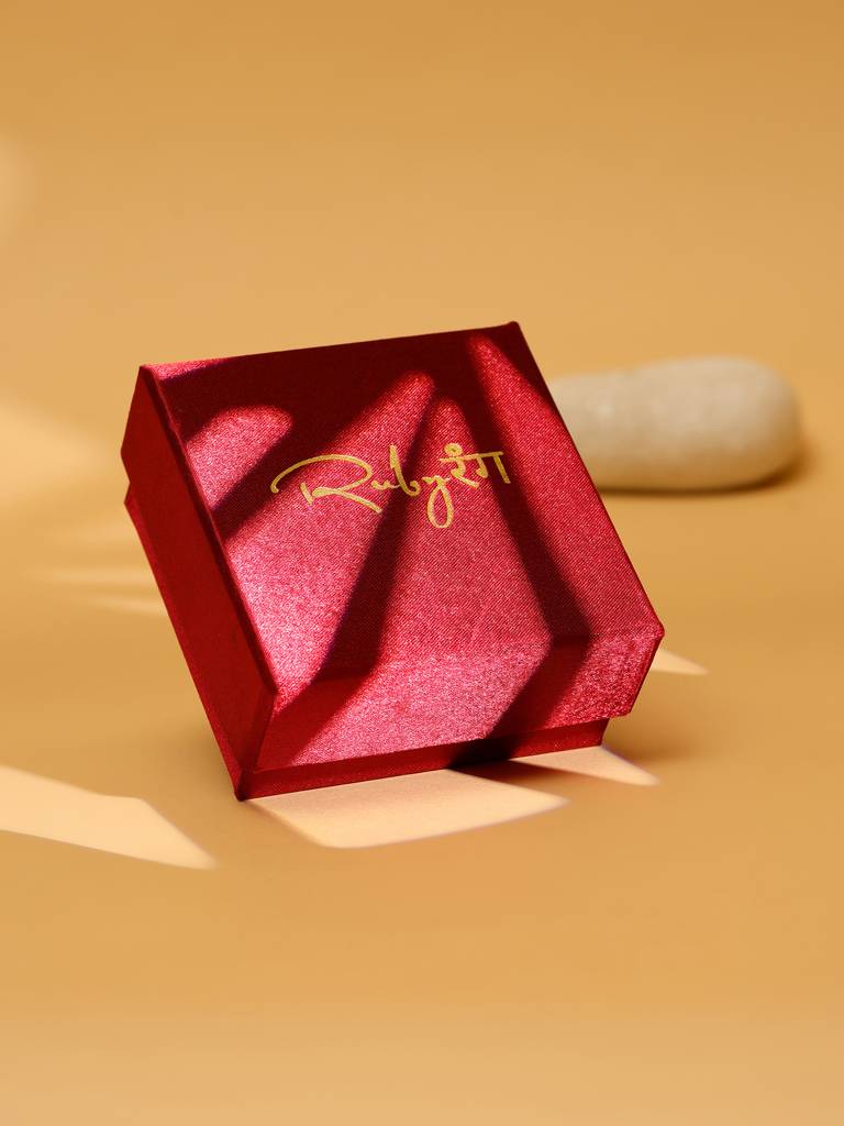 Minimalist Kundan Gold Necklace By Ruby Raang : RRMAYJM25-42