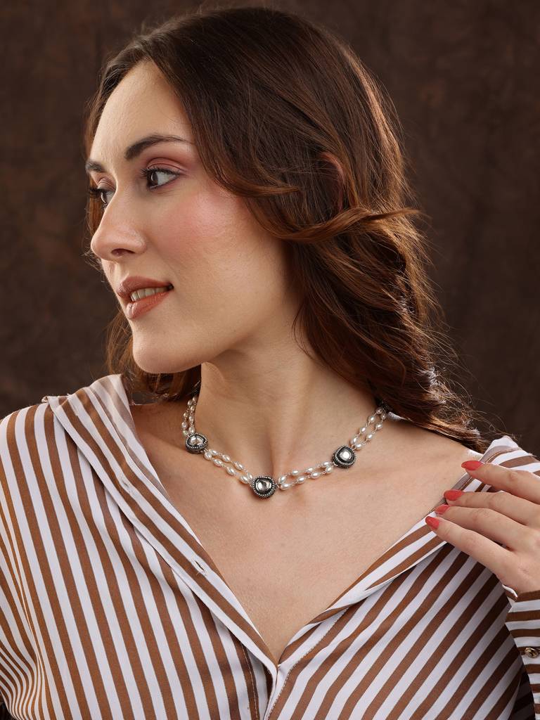 Rhodium Plated Kundan Necklace By Ruby Raang : RRMAYMP25-49