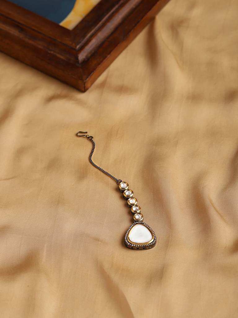 Silver-Plated Kundan Maang Tikka : RRMJ22-44