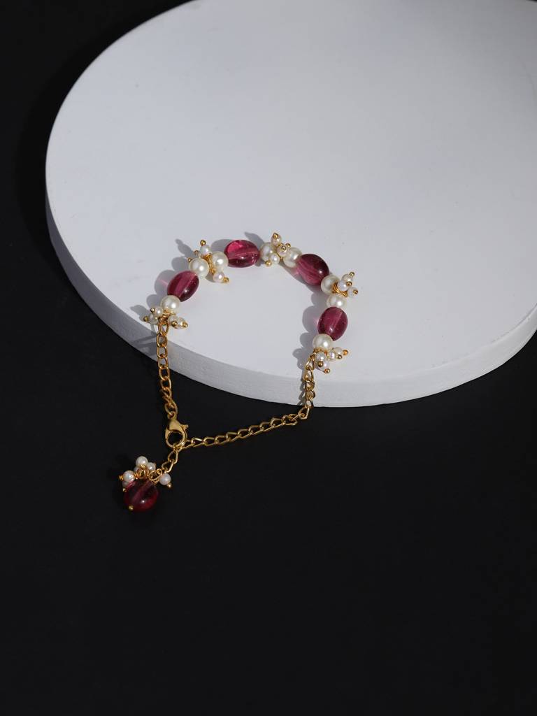 Maroon Stonee And Pearl Bracelet : RROCT22-81