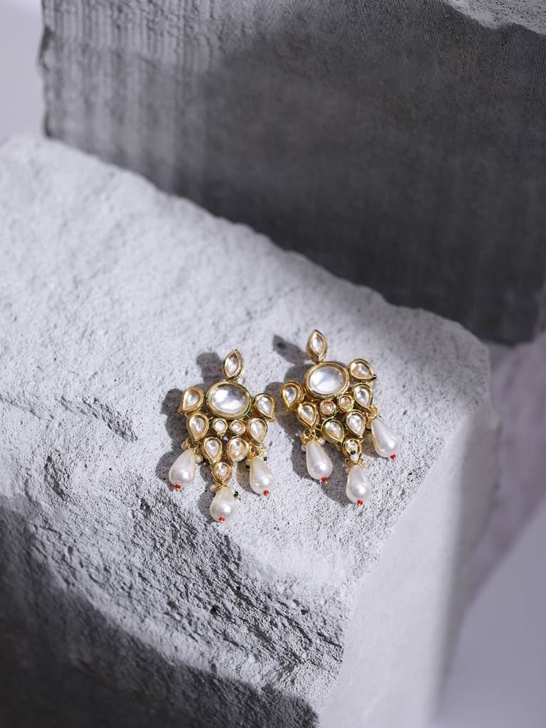 Teardrop Pearl Stone And Kundan Earrings : RROCT22-91