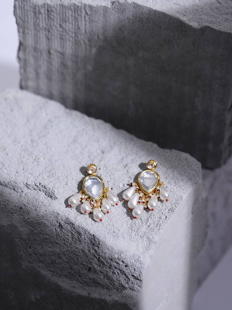 Teardrop Kundan & Pearl Stone Earrings : RROCT22-95