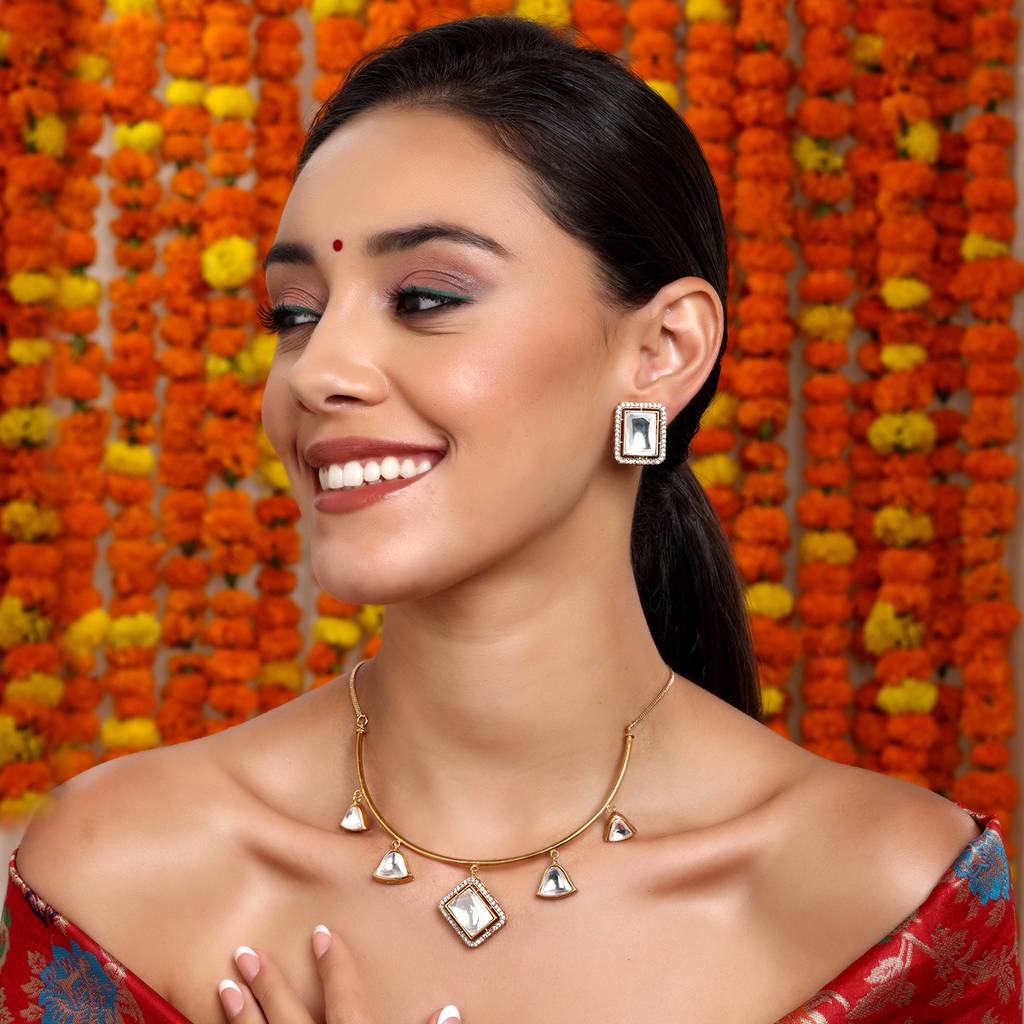 Square Kundan Hasli Neckpiece With Studs : RRSEP24-64