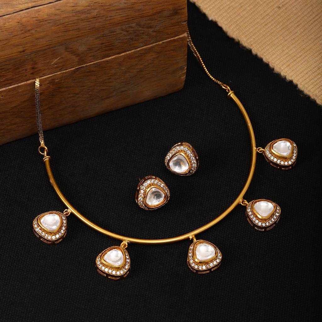 Hasli With Kundan & Mossainite & Matching Studs : RRSEP24-72