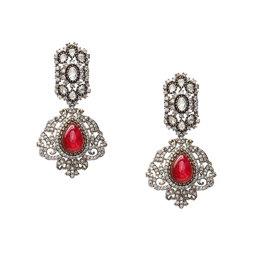 Maroon Stone And Mossainite Kundan In Maroon Onyx With Matching Earrings And Maang Tikka : RRSEP24-75