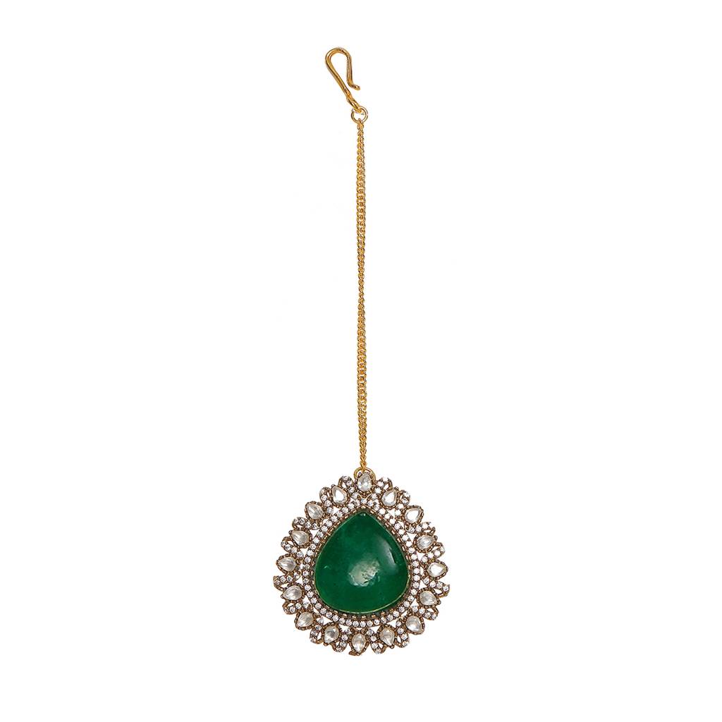 Emerald Stone And Mossainite Kundan In Green Onyx With Matching Earrings And Maang Tikka : RRSEP24-76