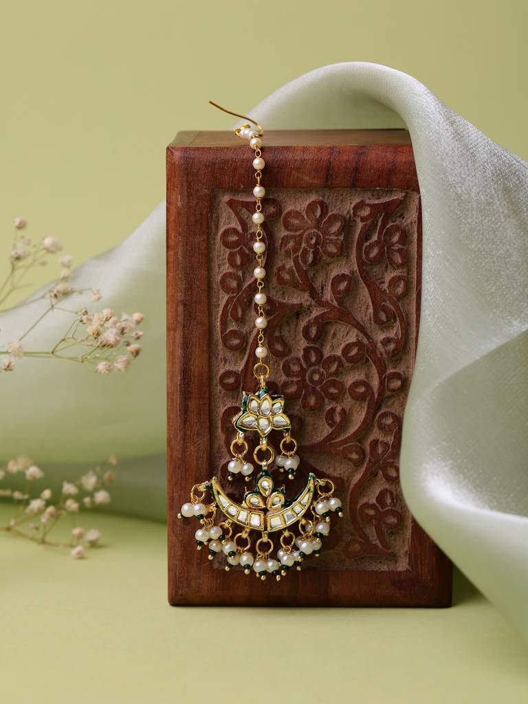 Chand Meenakari Kundan Maang Tikka Chand Meenakari Kundan Maang