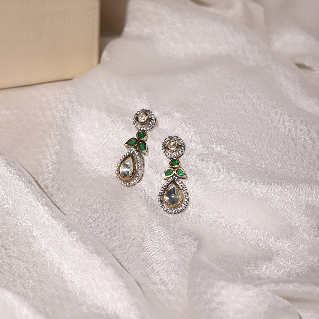 Dangler Kundan Earrings With Green Stone : RSA22-18