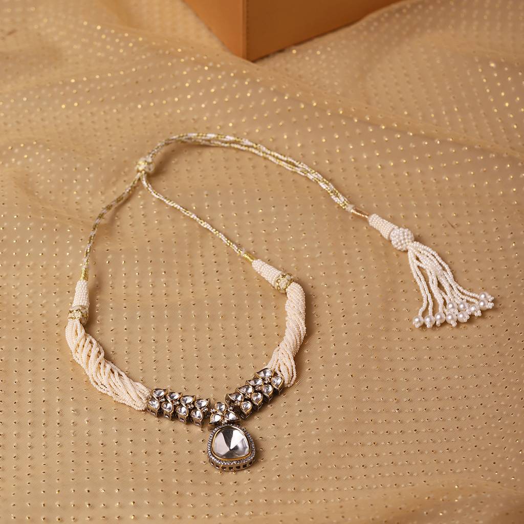 Short Kundan Neckpiece : RSA22-3