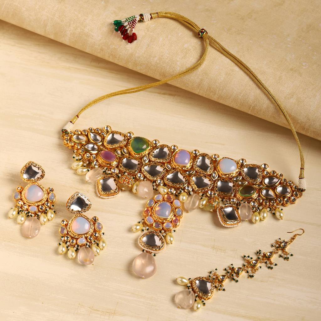 Multi Stone Maharani Kundan Neckpiece With Earrings And Maang Tikka : RSJULY22-1