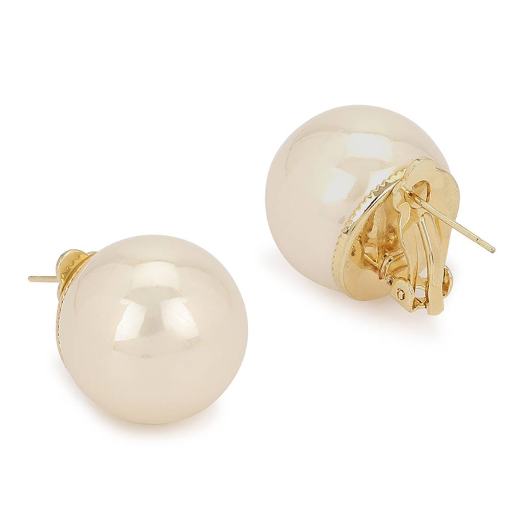 Cream Shine Pearl Studs : RSJULY22-66