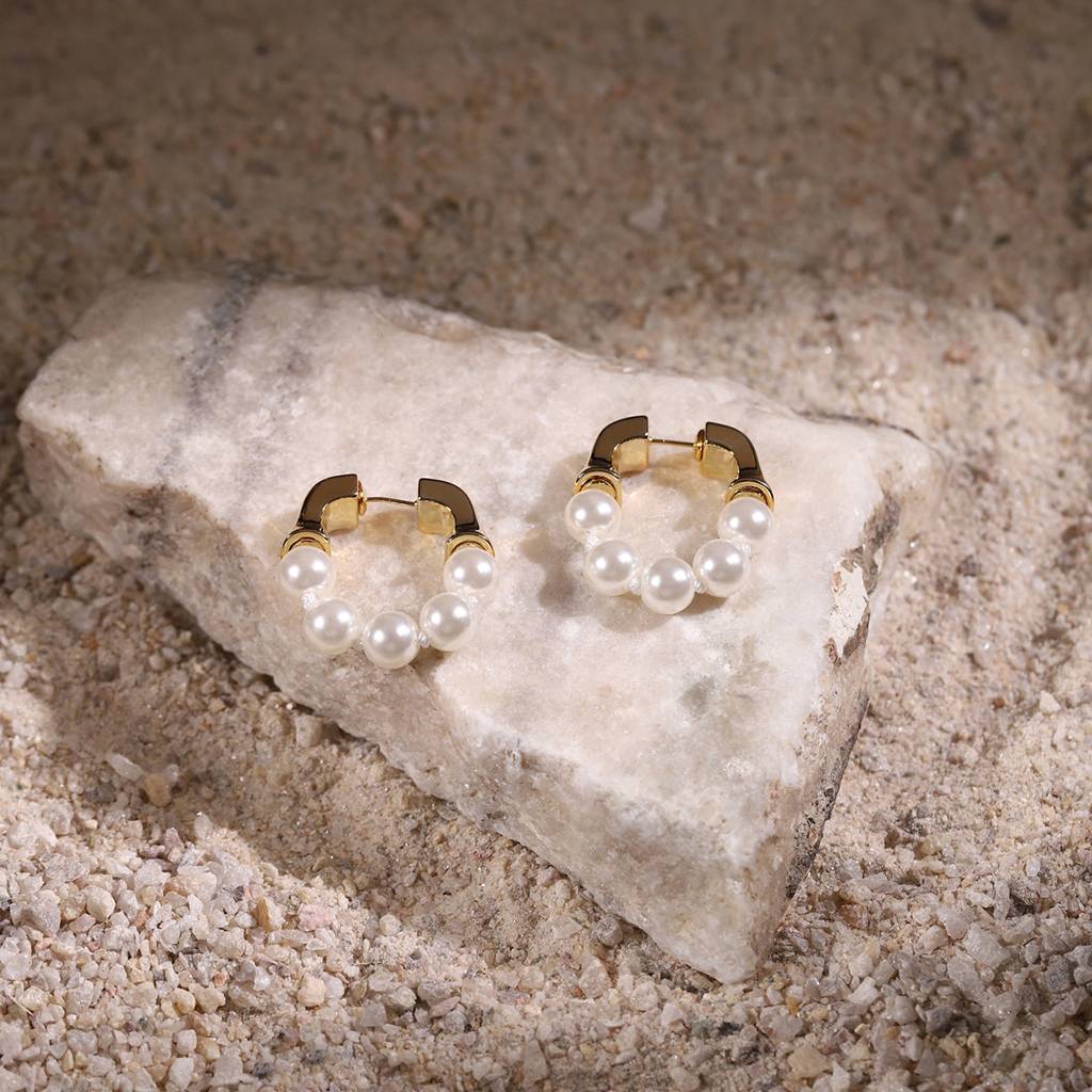 Hoop Pearl Earrings : RSJULY22-73