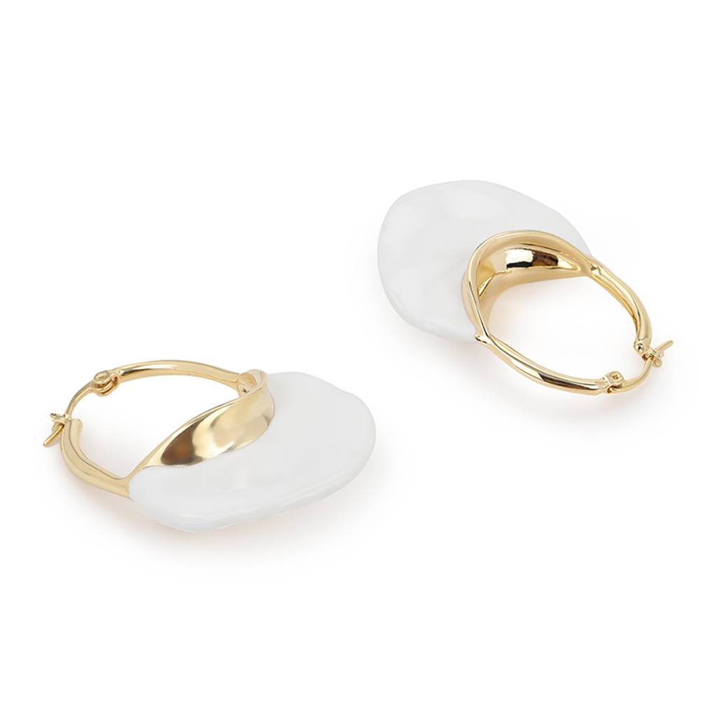 White Mother Of Pearls Stone Earrings : RSJULY22-87