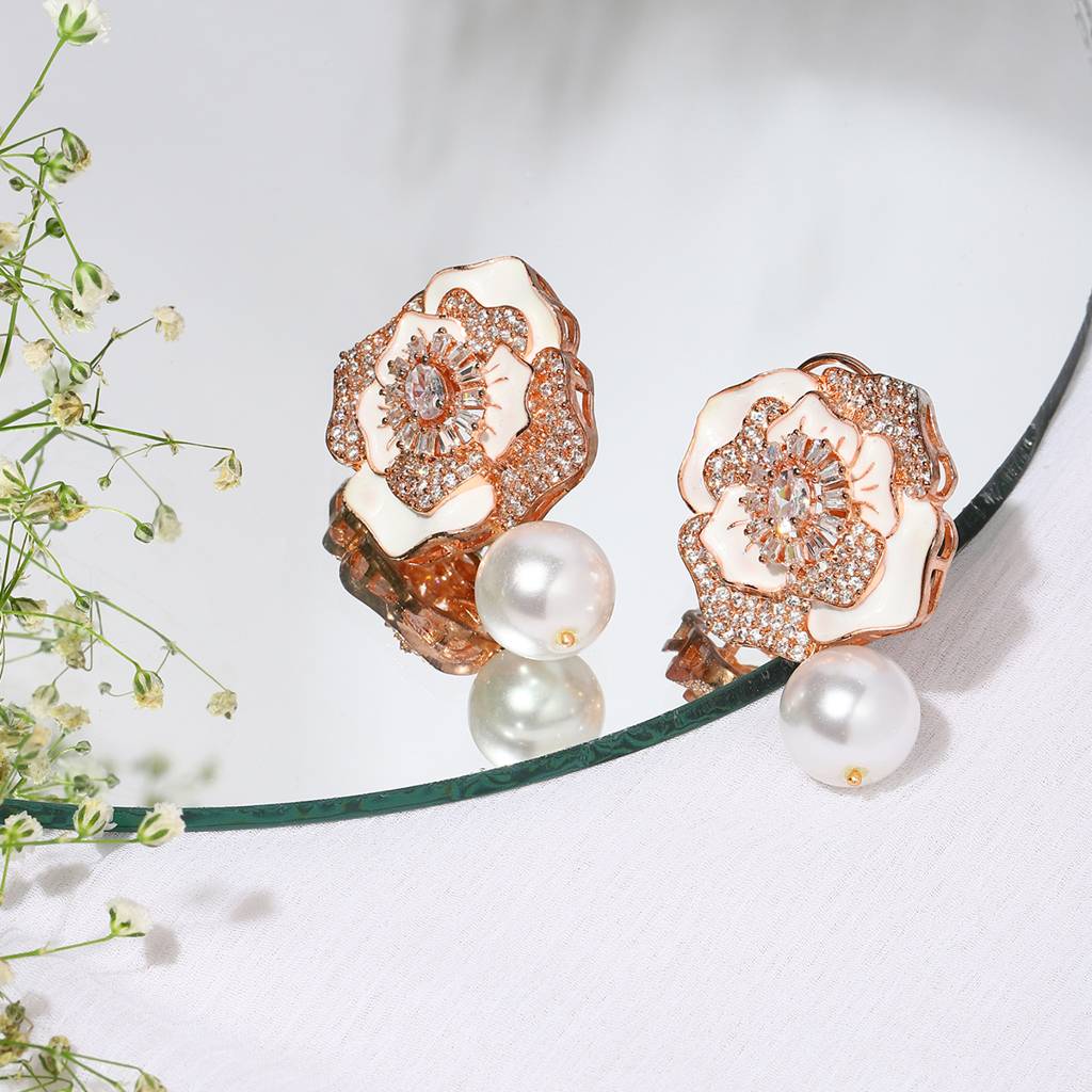 Mother Of Pearl Earrings In Rose Gold : RSMAY22-37
