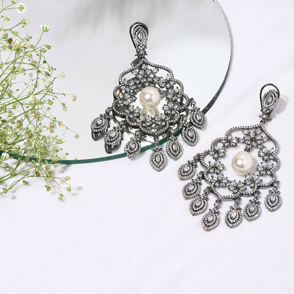 Long Chand With Pearl Drop Earrings : RSMAY22-5