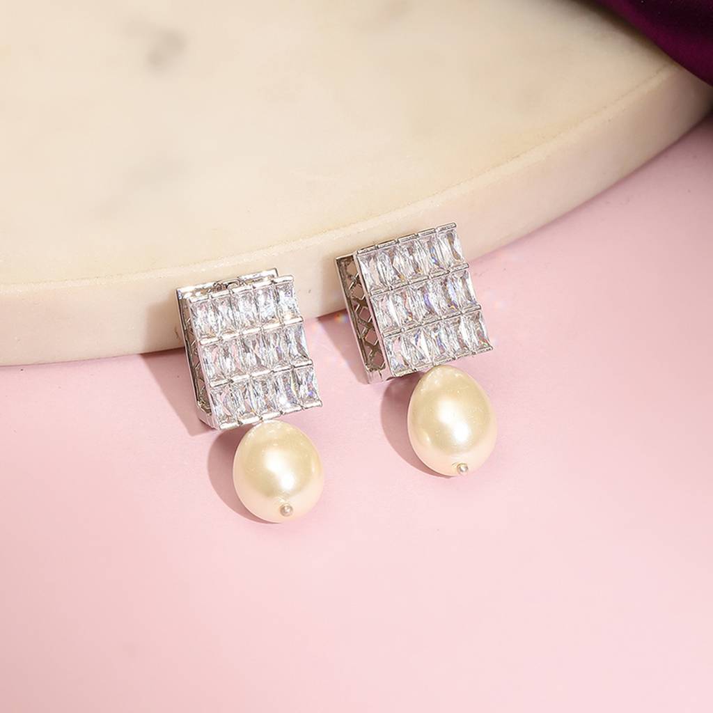 Loop Earrings With Pearl Drop : RSSEP24-3