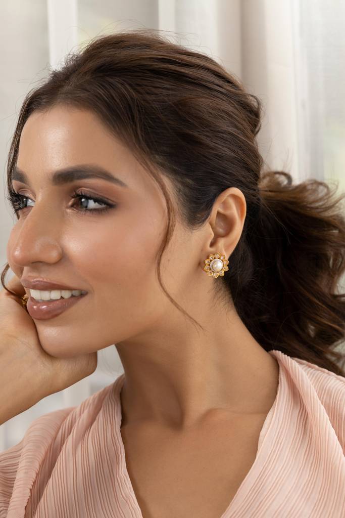 Floral Pearl Ear Studs : RU-ER-02