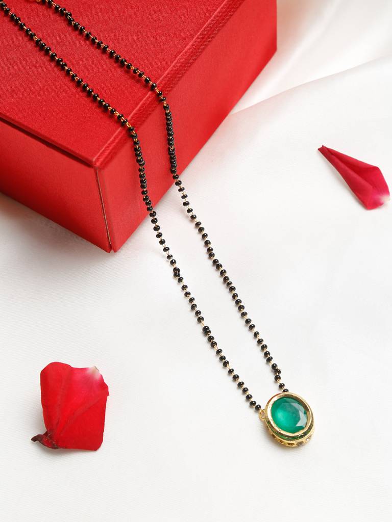 Oval Shaped Green Kundan Mangalsutra : RUBYM123