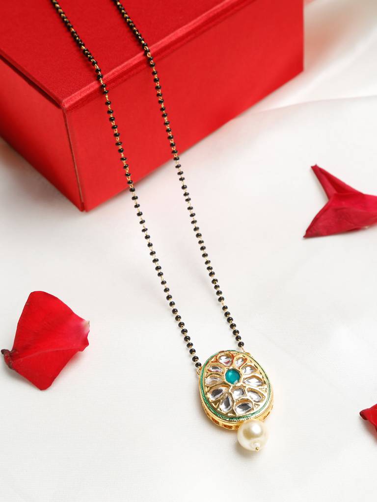Oval Kundan Mangalsutra With Pearl Drop : RUBYM131
