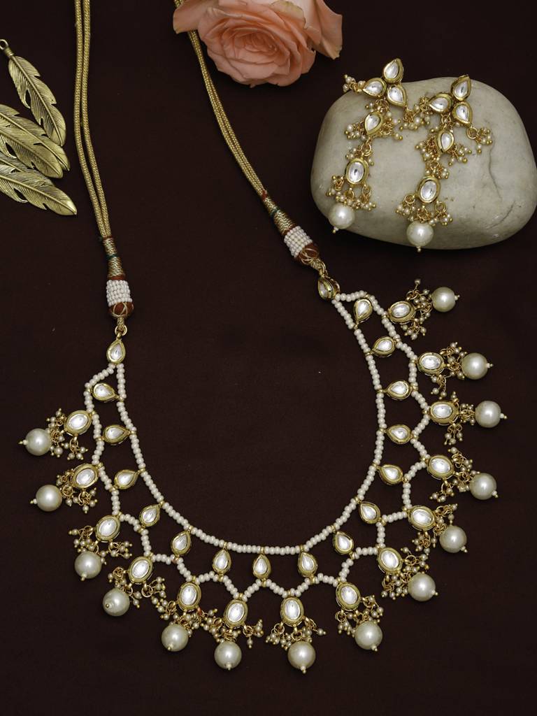 Stone Studded Kundan Choker With Earrings : RUBYM147