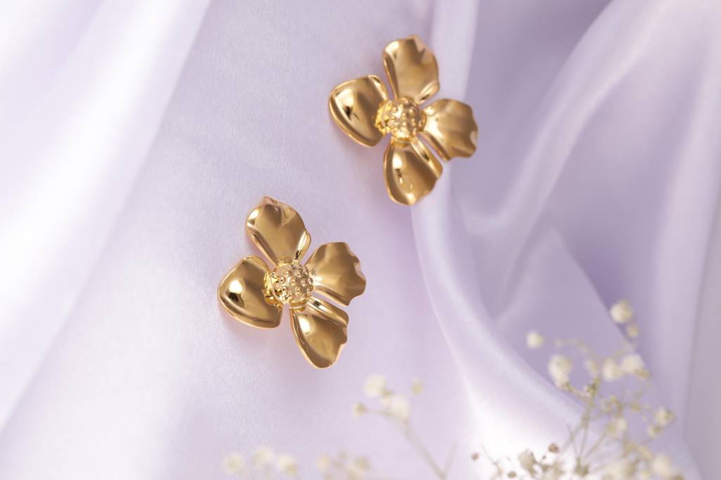 Golden Chunky Flower Earring : AVER10090