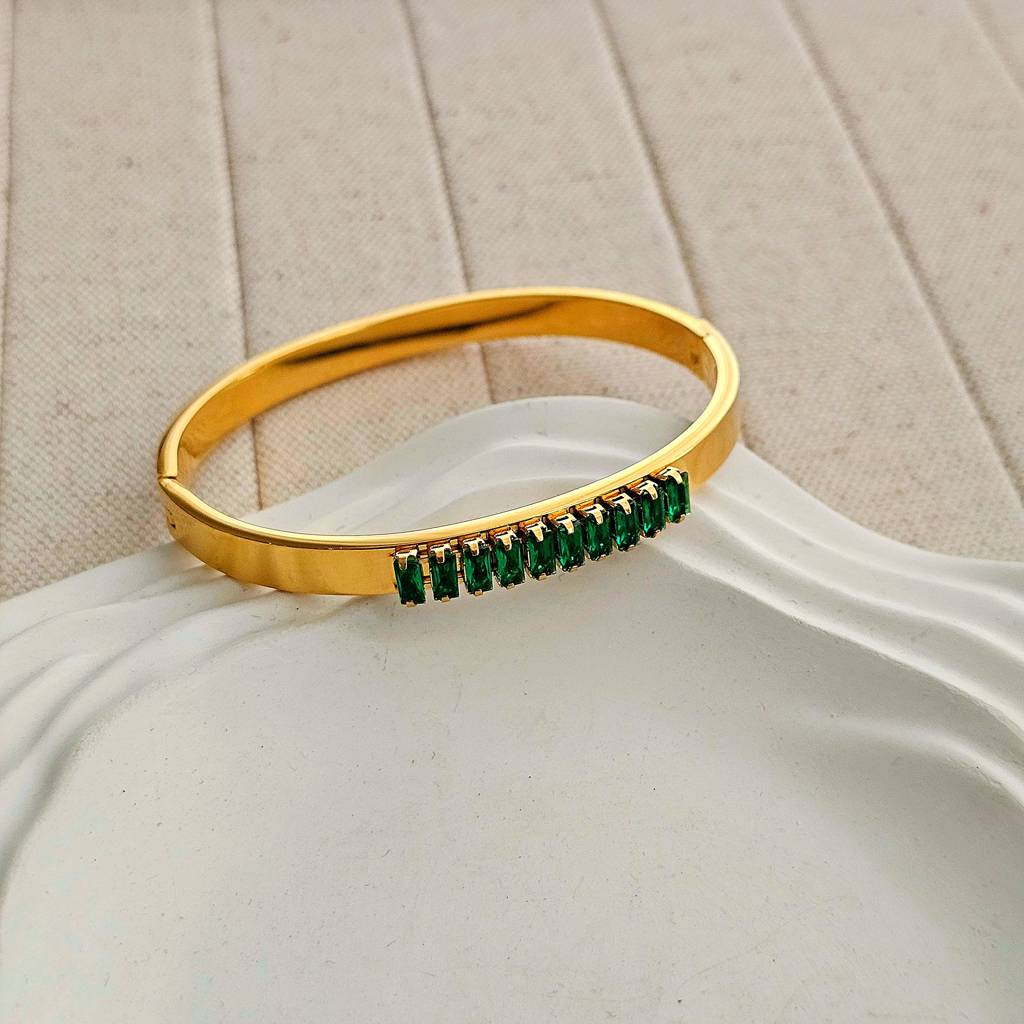 Rihanna Green Baguette Bracelet : TAA-9855345361174-BRACELET