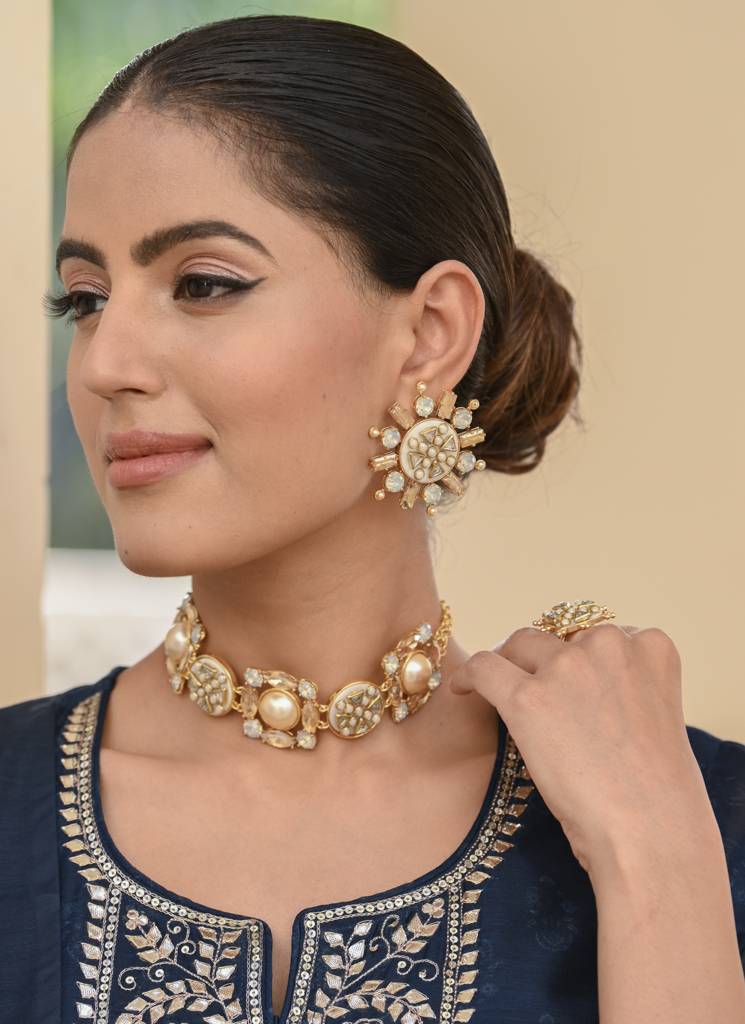 Rubaina Kundan Studs