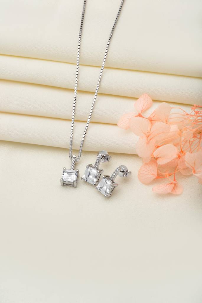 Silberry 925 Sterling Silver Mini Cube Pendant Set With Box Chain : S154
