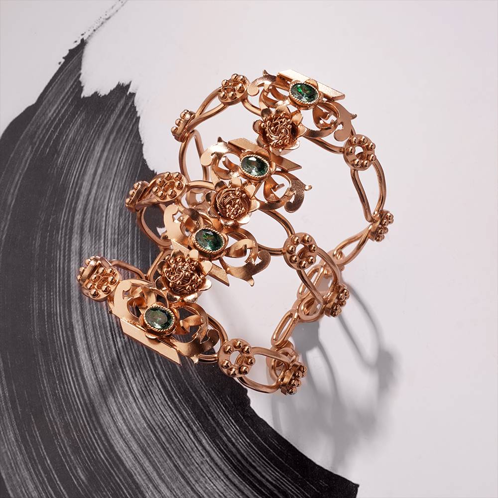 Victoria'S Crest Gemstone Cuff : S8716