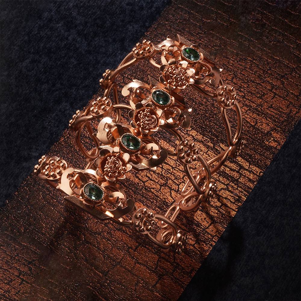 Victoria'S Crest Gemstone Cuff : S8716