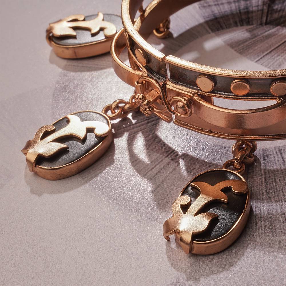Dark Temptress Gold Plated Openable Bangle : S8717
