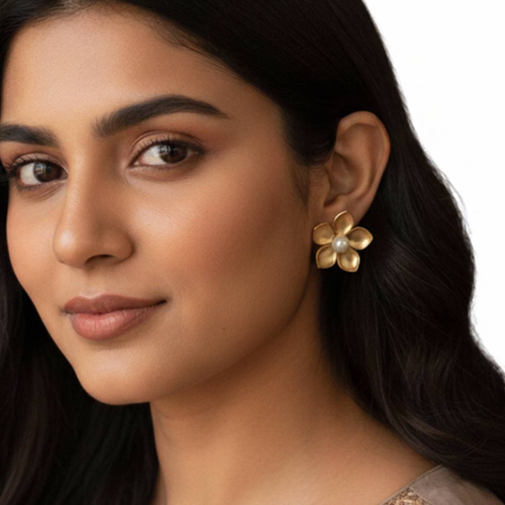 Gold Flower Earrings : S9258