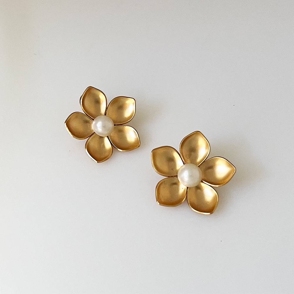 Gold Flower Earrings : S9258